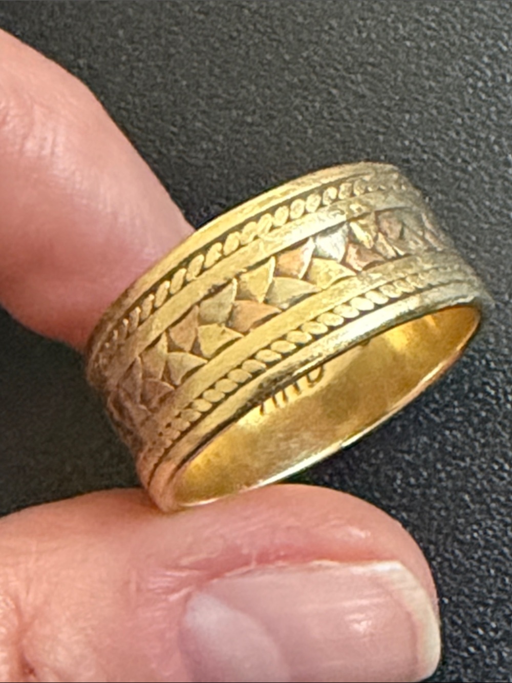 Beautiful 14K Patterned Wedding Band -  tri color geometric pattern 8 grams